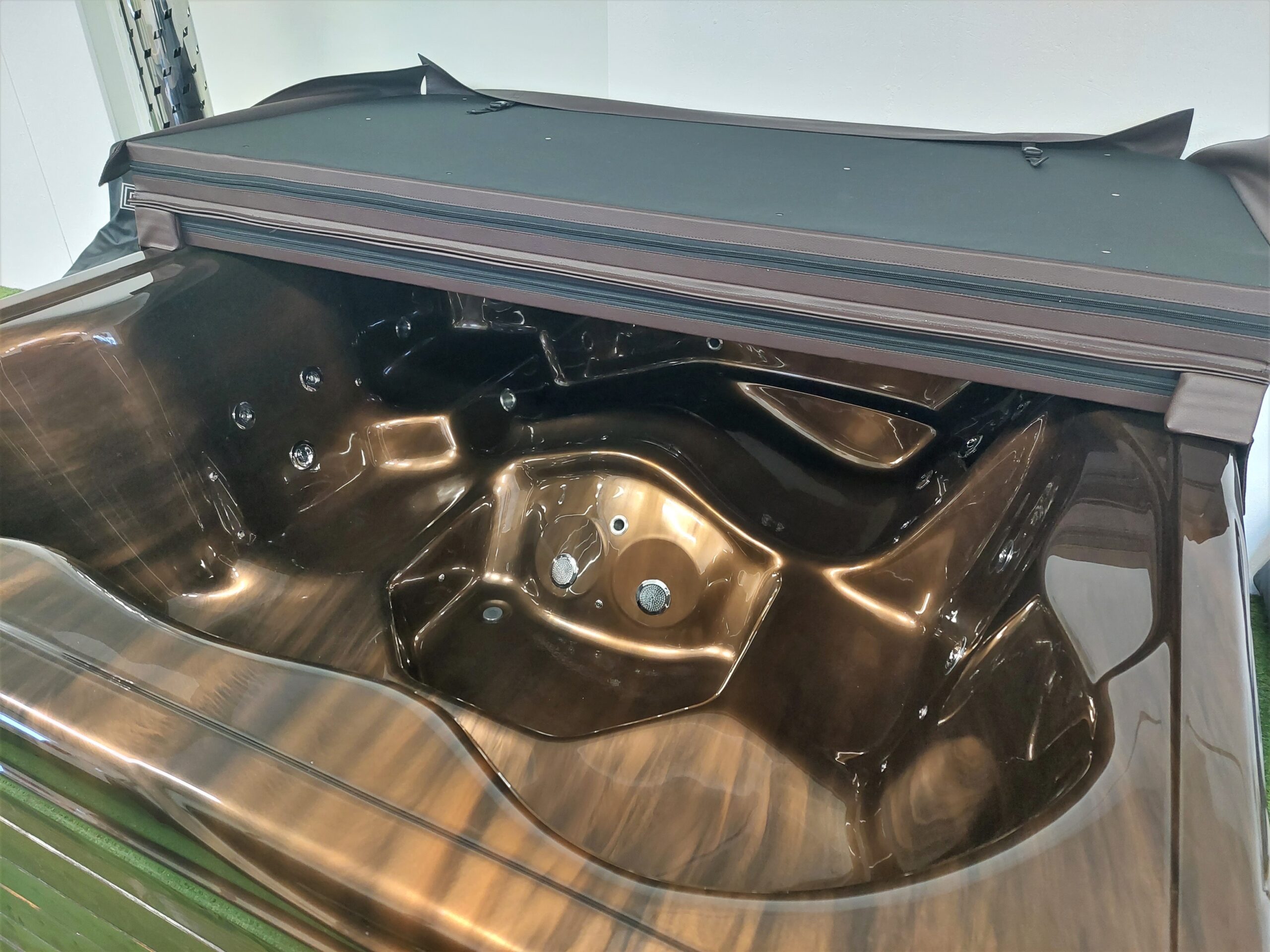 Plener SPA bala akrylowa 220 kwadratowa piec na drewno 1 scaled
