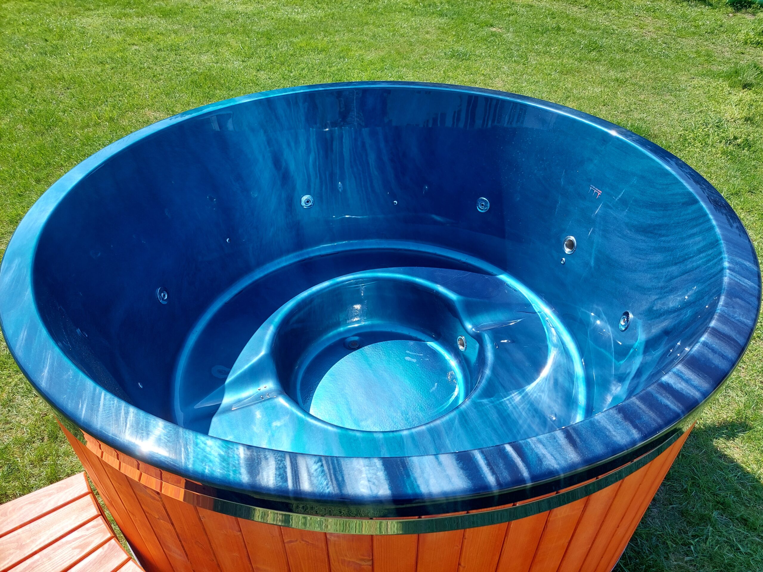 Plener SPA balia ogrodowa okr¥gla 180 niebieska akryl jacuzzi 1 scaled